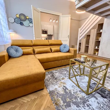 Frida Loft * Pětikostelí